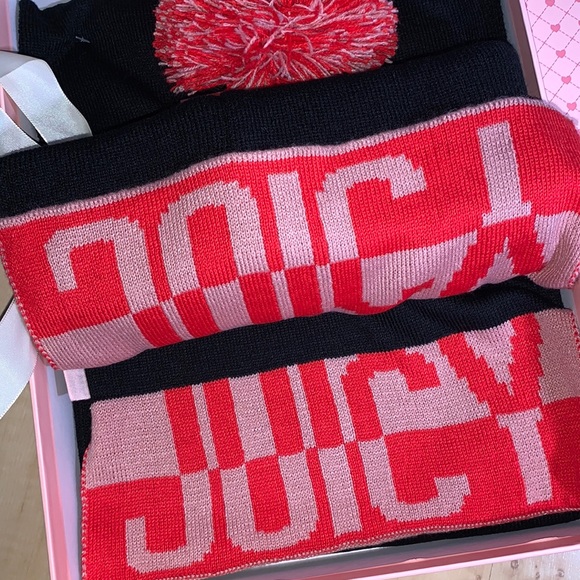 JUICY COUTURE Pom Hat Toque and Scarf Gift Set in box - Picture 4 of 10